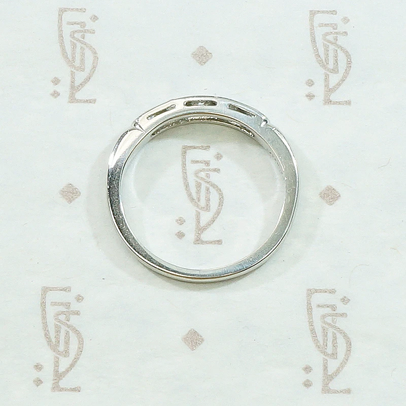 Five Diamond 1930s Wedding Band in Platinum