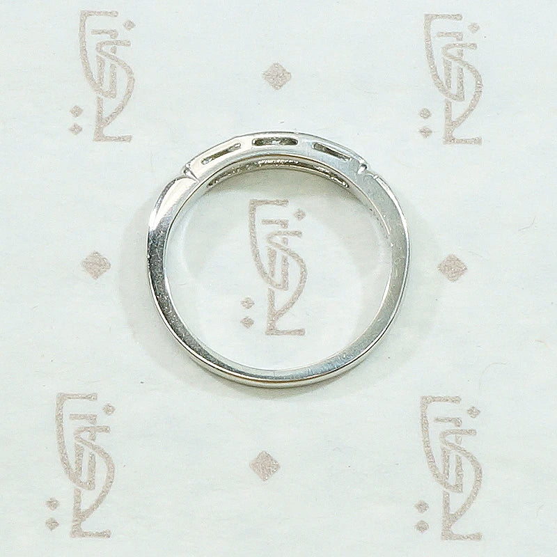 Five Diamond 1930s Wedding Band in Platinum