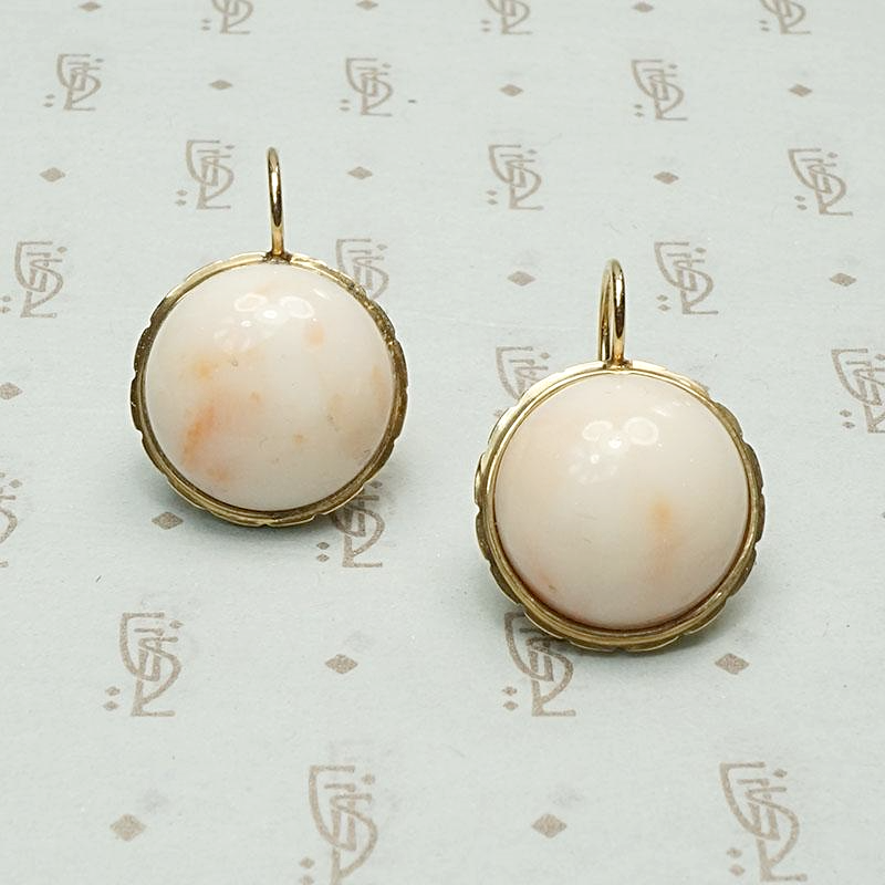 Romantic & Graphic Angel Skin Coral Earrings 