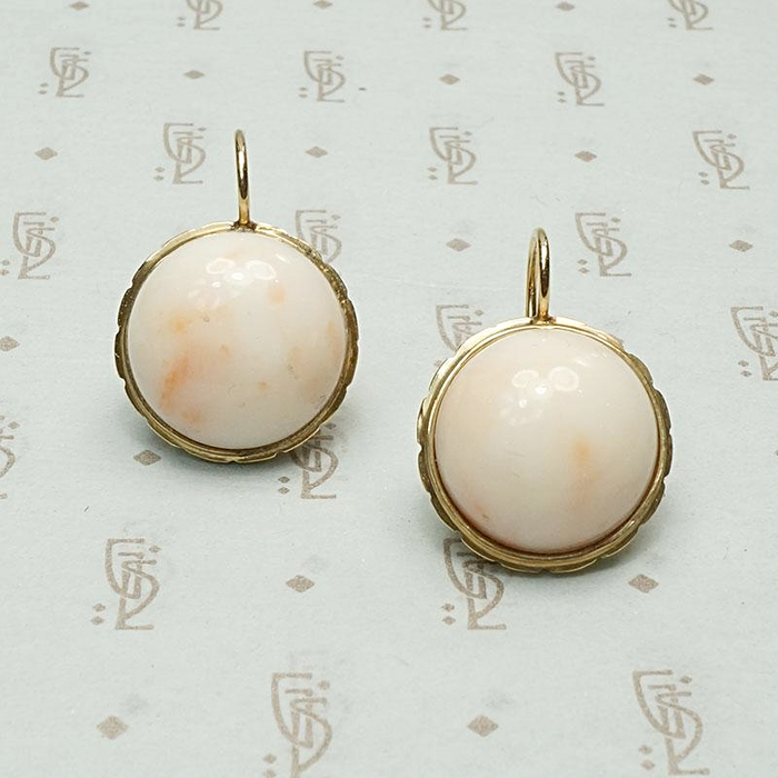 Romantic & Graphic Angel Skin Coral Earrings 