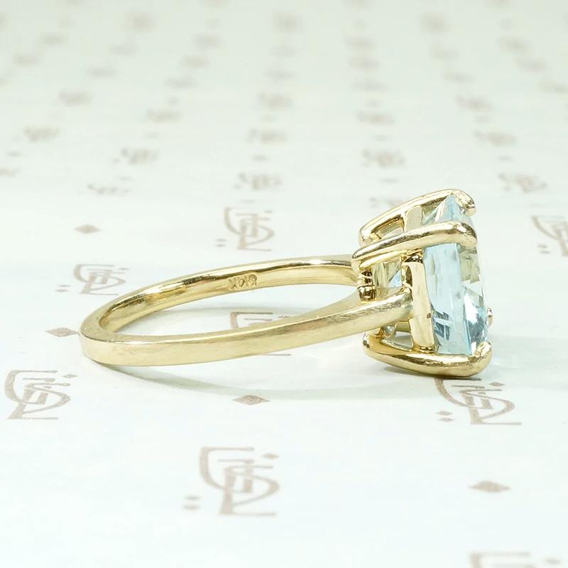 Solitaire Aquamarine Stunner in Gold by 720