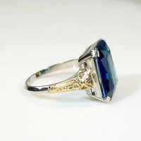 Gorgeous Sapphire Triplet in Engraved Two Tone RingGorgeous Sapphire Triplet in Engraved Two Tone Ring