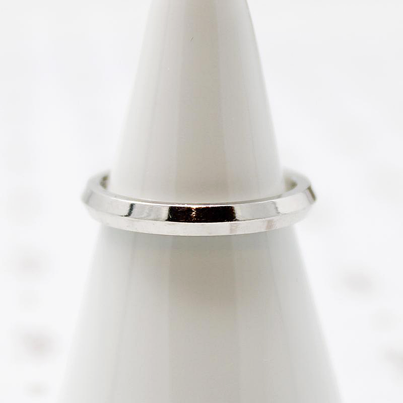 Knife Edge Wedding Band in Recycled White Gold