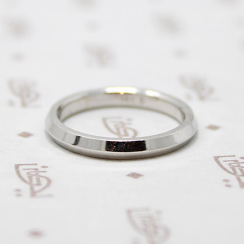 Knife Edge Wedding Band in Recycled White Gold