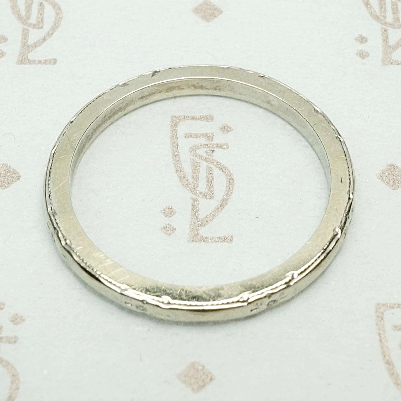 Forget Me Not Deco Band with "V" Engraving