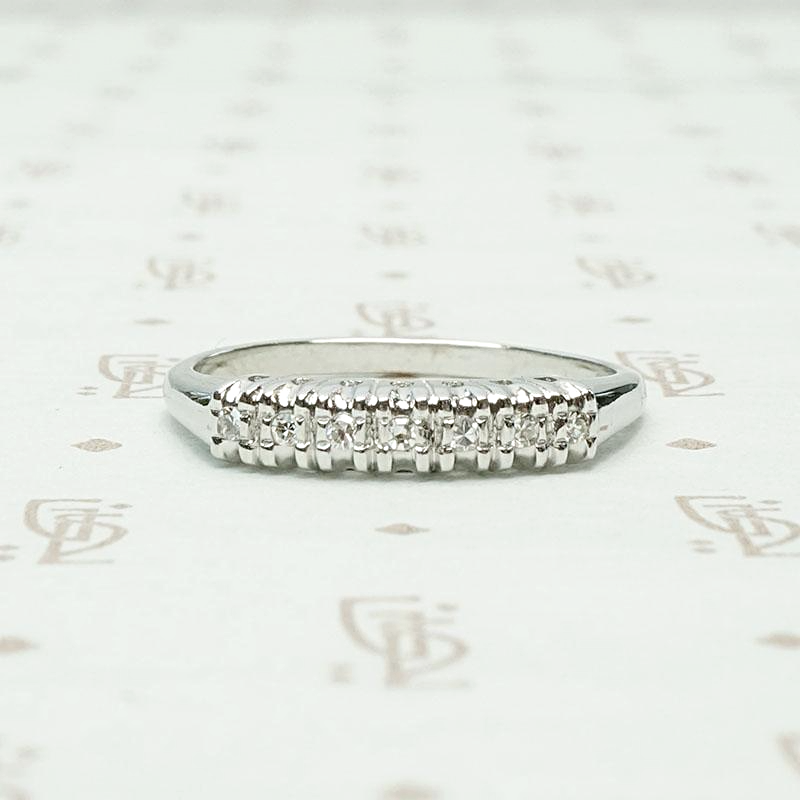 Retro Diamond Band with Architectural Lines