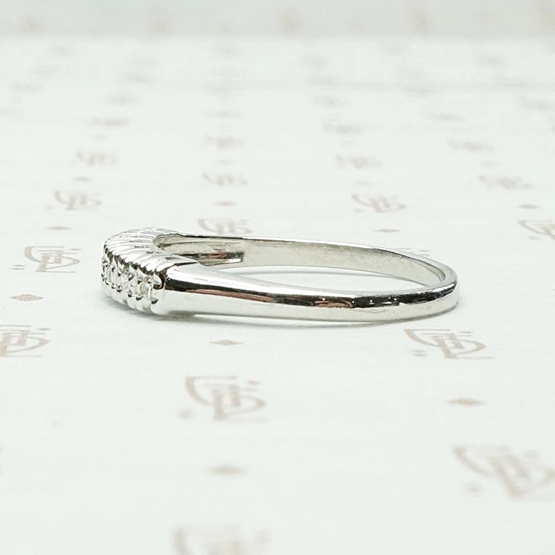 Retro Diamond Band with Architectural Lines, side view