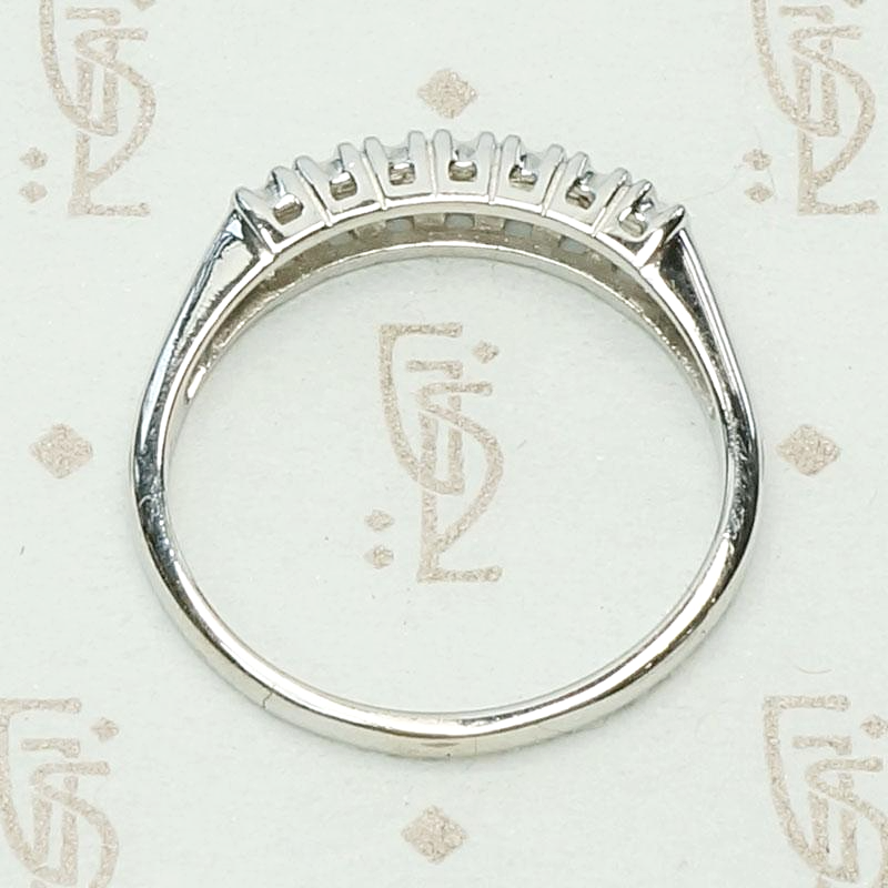 Retro Diamond Band with Architectural Lines, top view