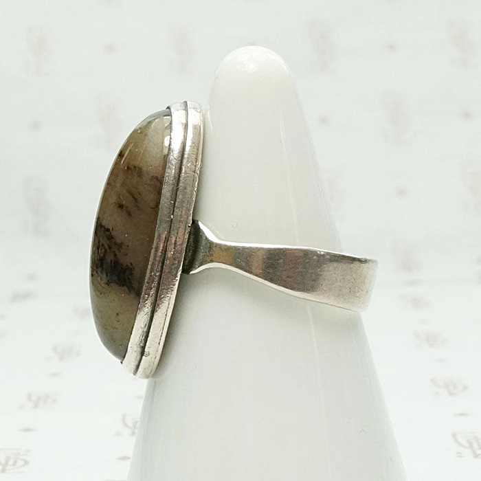 Subtle Sterling Silver & Agate Ring