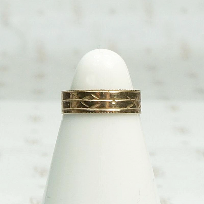 Engraved Cigar Band Style Victorian Tiny Ring