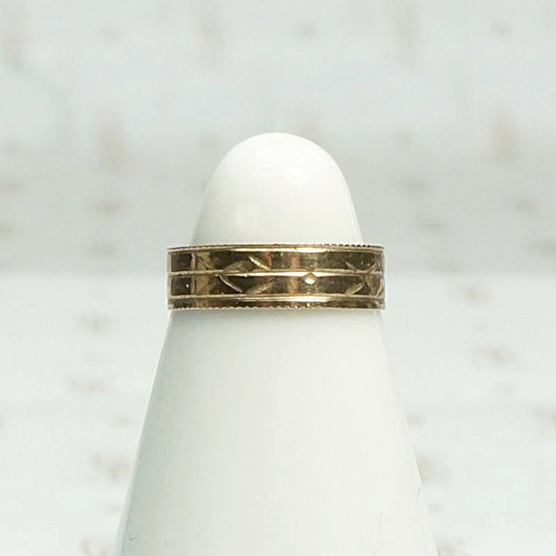 Engraved Cigar Band Style Victorian Tiny Ring
