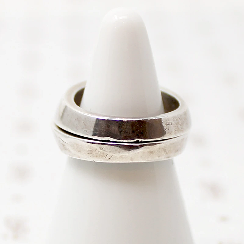 Stacking Silver Bands with Spiny Oyster Inlay