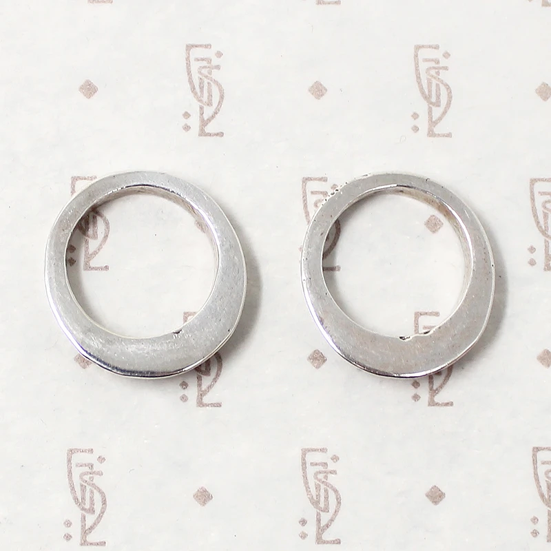 Stacking Silver Bands with Spiny Oyster Inlay