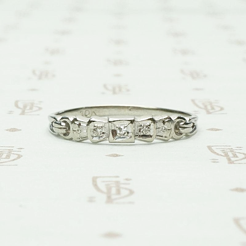 1930s White Gold Band with Deco Details