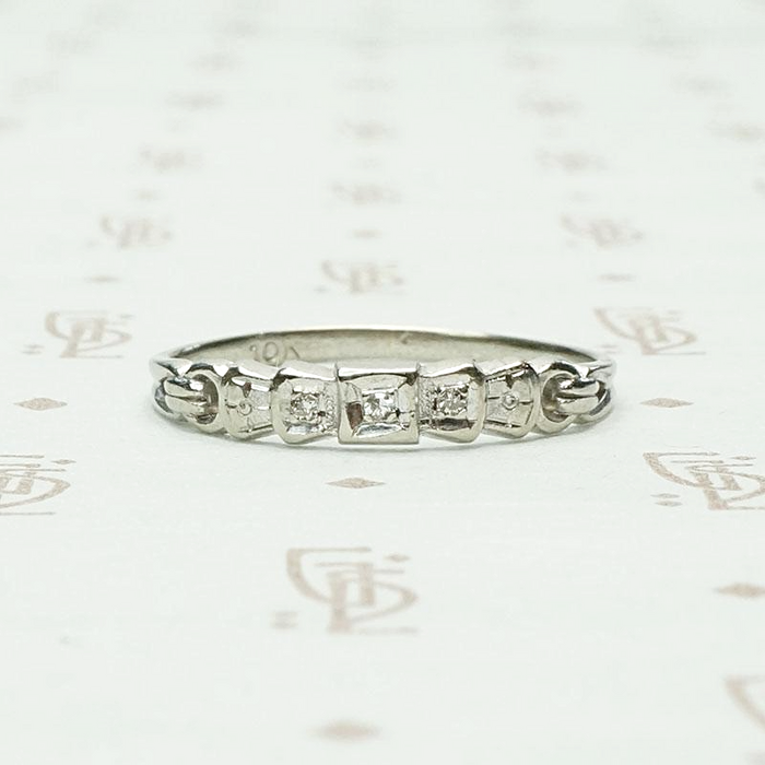 1930s White Gold Band with Deco Details