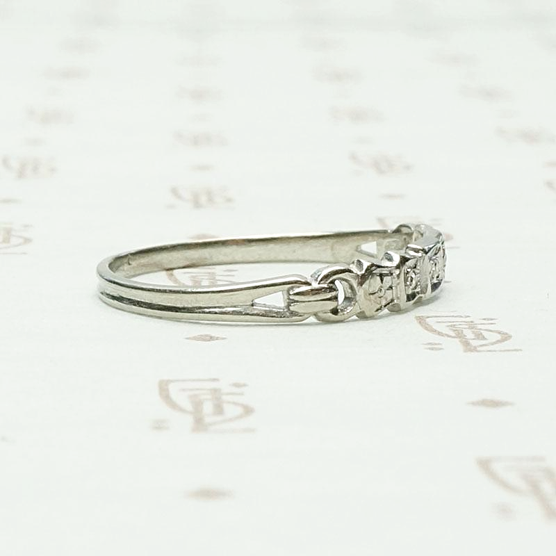 1930s White Gold Band with Deco Details, side detail