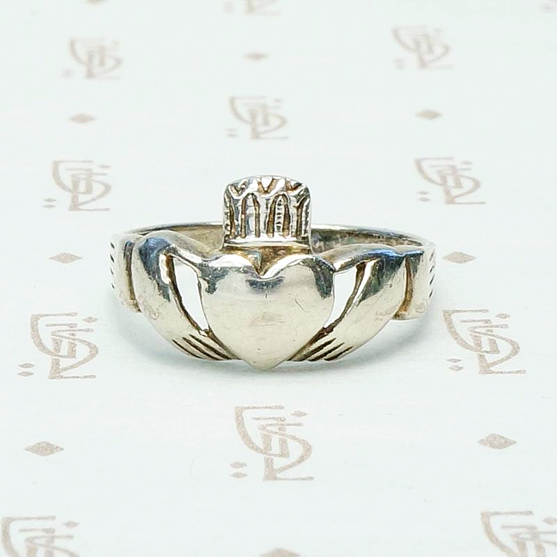 Vintage Silver Claddagh Ring