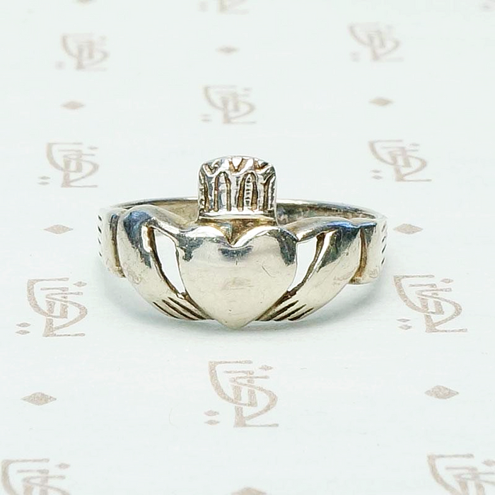 Vintage Silver Claddagh Ring