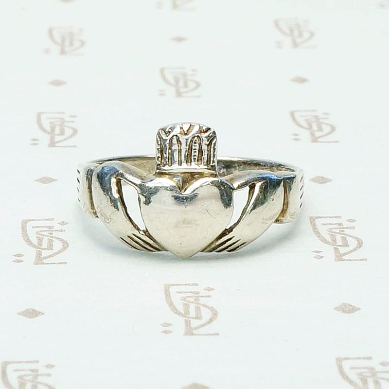 Vintage Silver Claddagh Ring