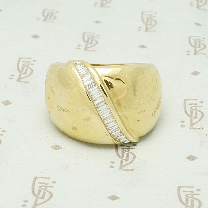1980s Bright Gold & Baguette Statement Ring