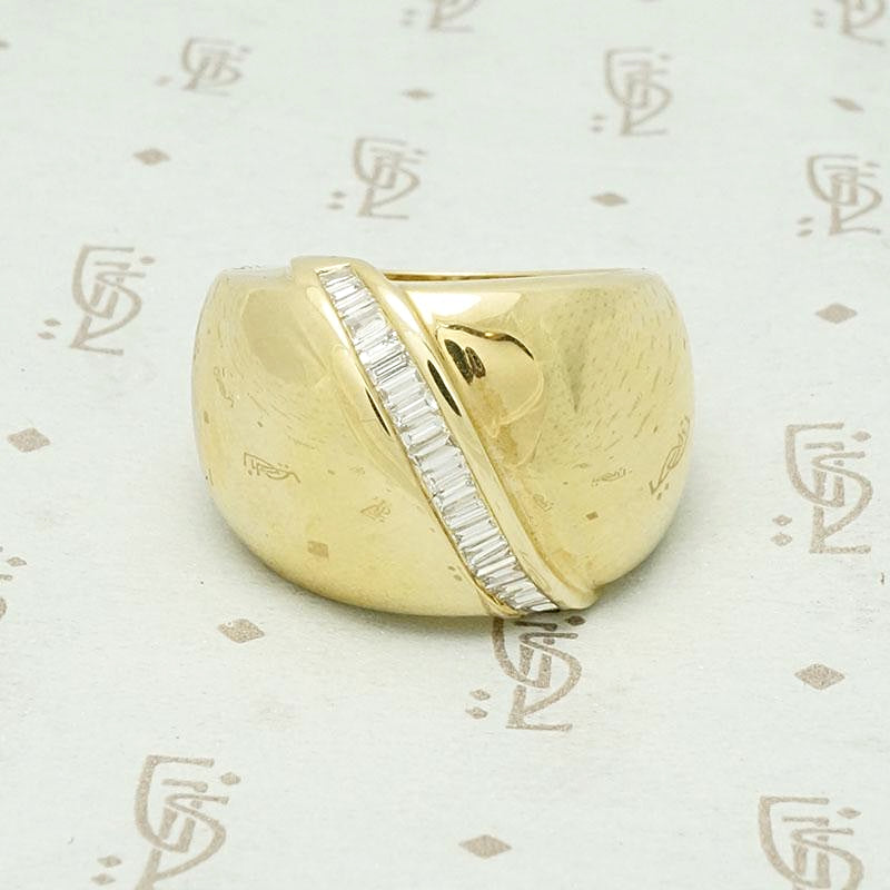1980s Bright Gold & Baguette Statement Ring