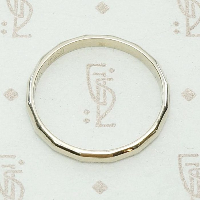 Facets & Bevels Retro White Gold Band