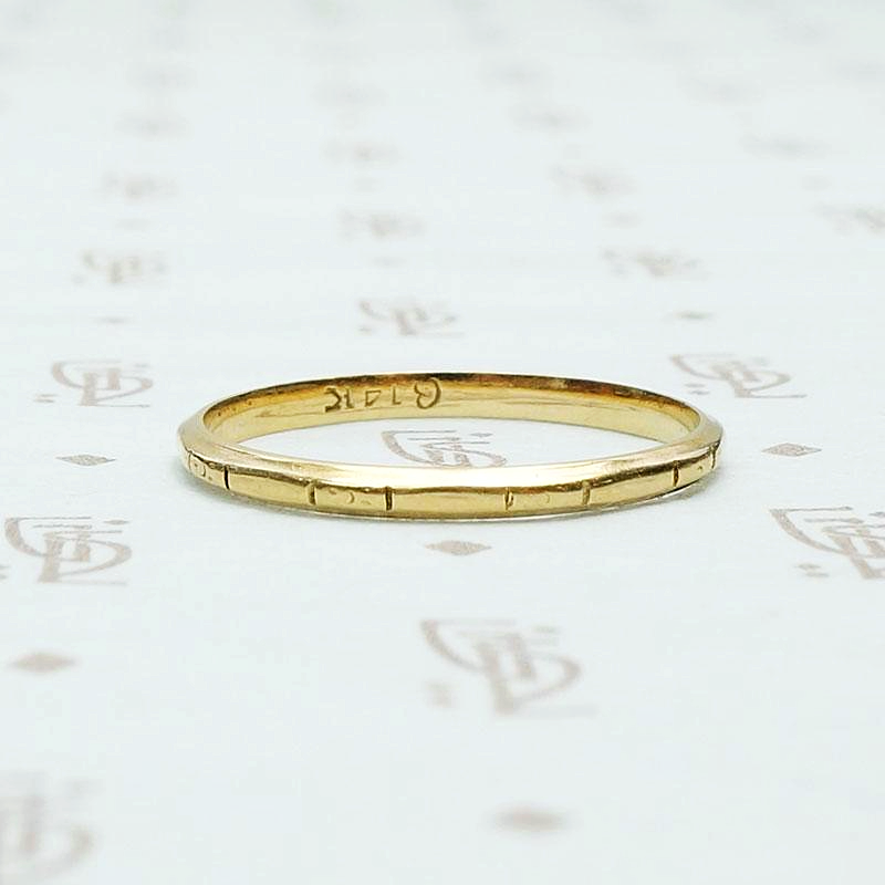 Mellow Old Gold Flower Wedding Band