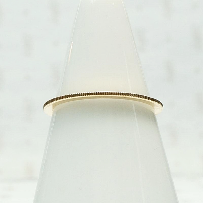 Retro Gold Band with Ribbed Edge