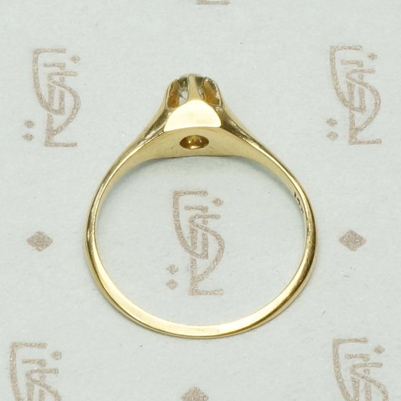 Petite & Pretty 1900s Diamond Engagement Ring, top view