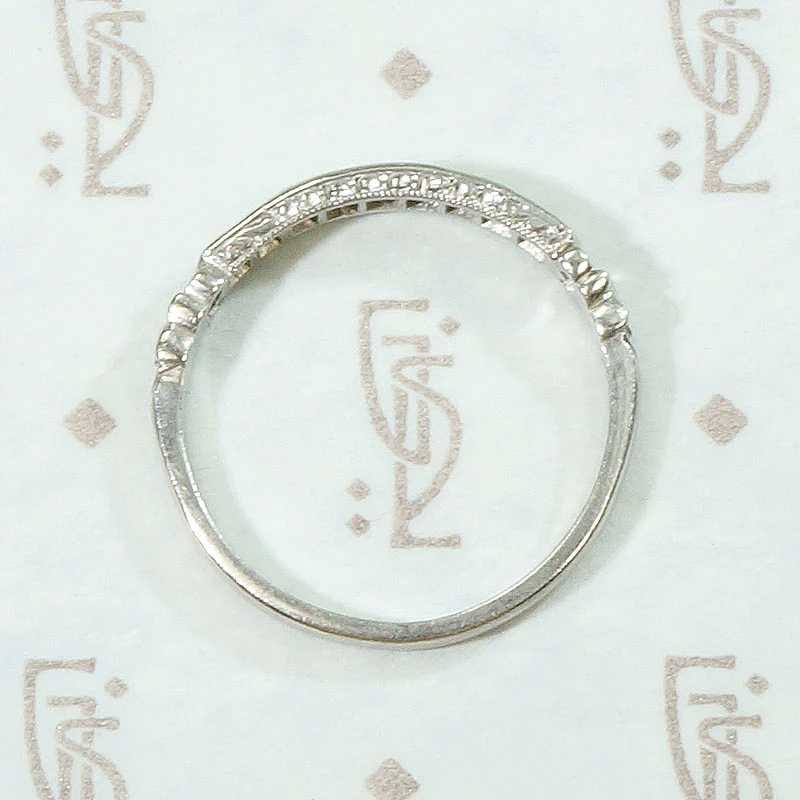 Crisp & Sparkling Deco Diamond Platinum Band