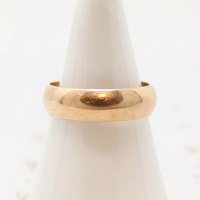 Curvy Warm Gold Antique Wedding Band