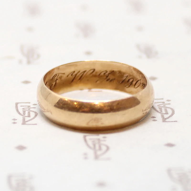 Curvy Warm Gold Antique Wedding Band