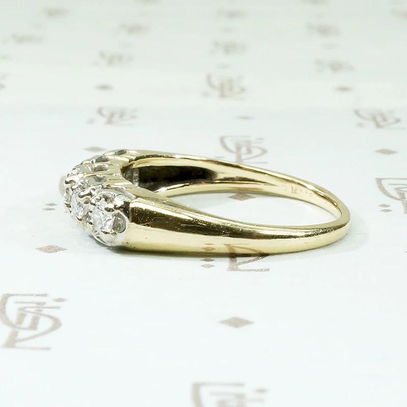 Scalloped Two-Tone Diamond Wedding Band