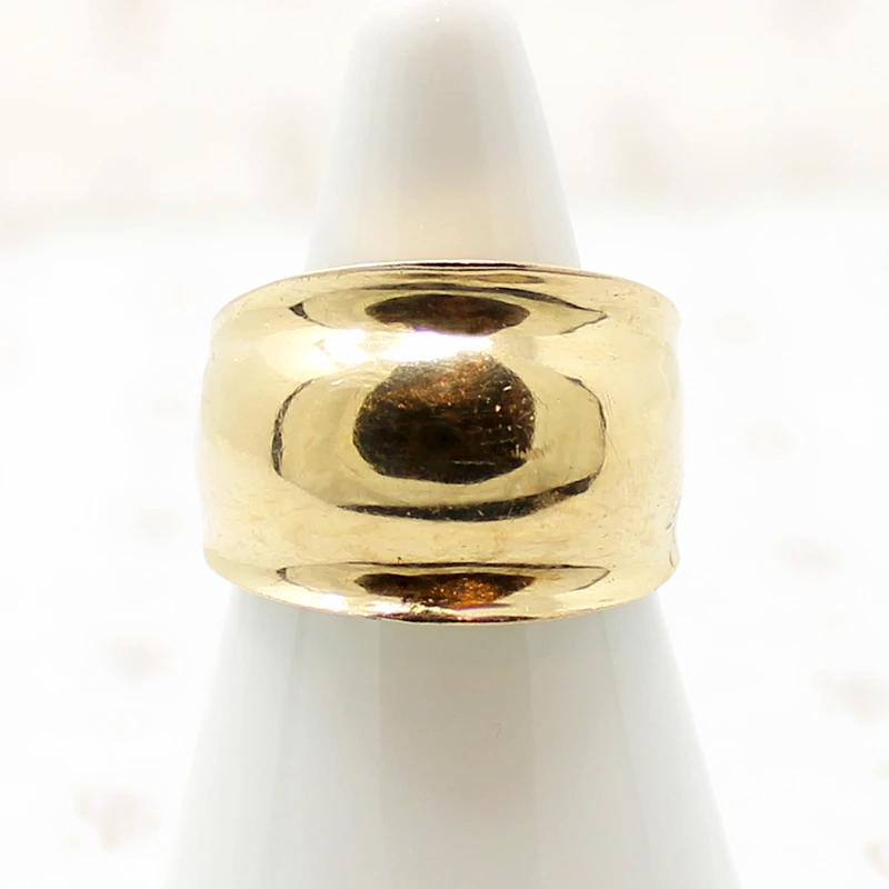 Wide Domed 10k Gold Band c. 1970