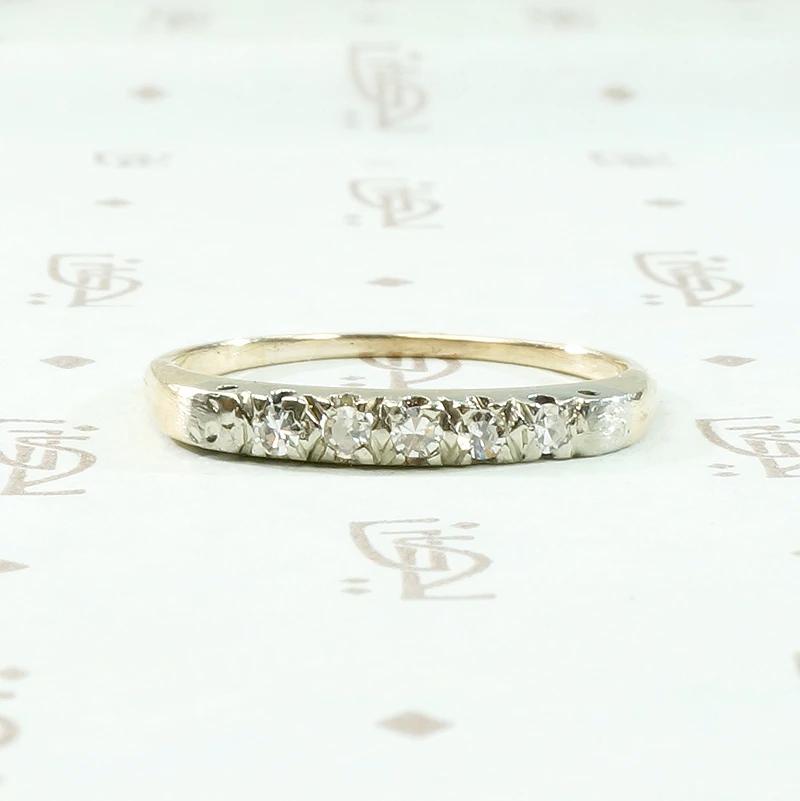 Pretty Two-Tone Diamond Wedding Band