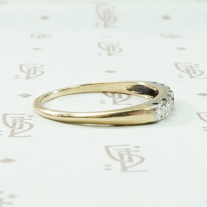 Pretty Two-Tone Diamond Wedding Band