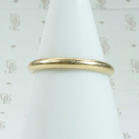 Mellow 14k Gold Wedding Band