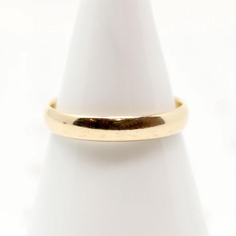 Vintage Gold Wedding Band with Light Half Round