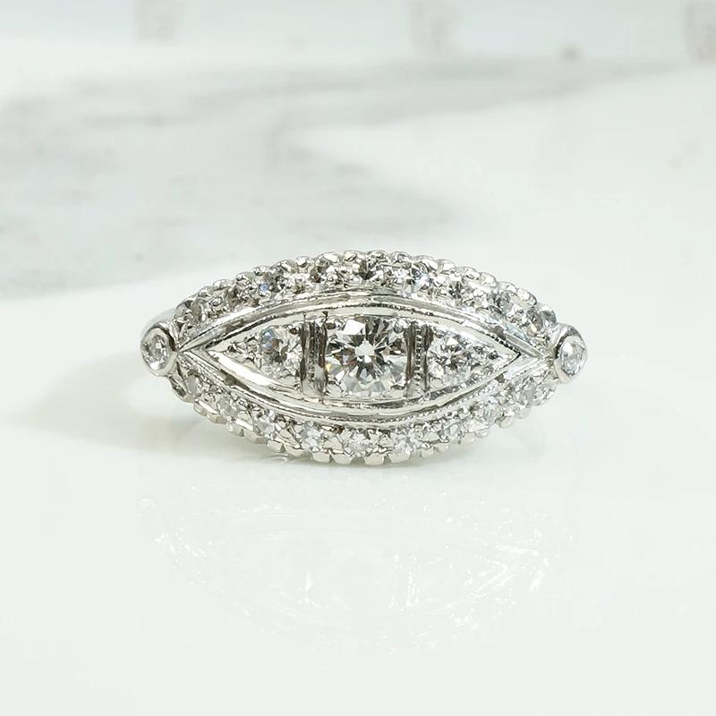 Glittering Diamonds in Platinum "Eye" Band
