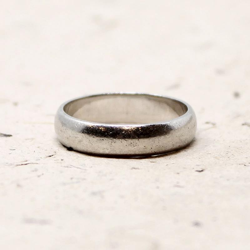 Mens Vintage Platinum Wedding Band