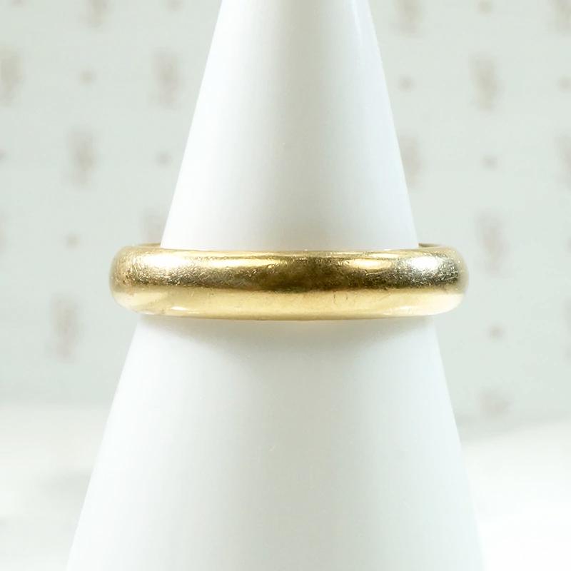Curvy Half Round Gold Wedding Band