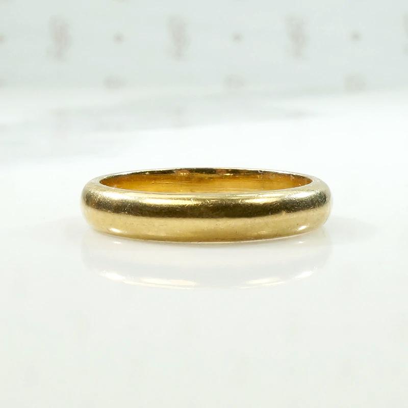 Curvy Half Round Gold Wedding Band