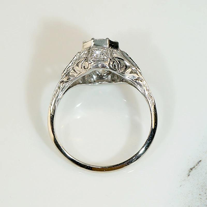 Enchanting Details Diamond Deco Engagement Ring