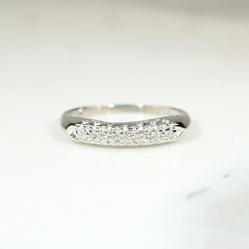 Timeless 1940s Diamond & White Gold Band