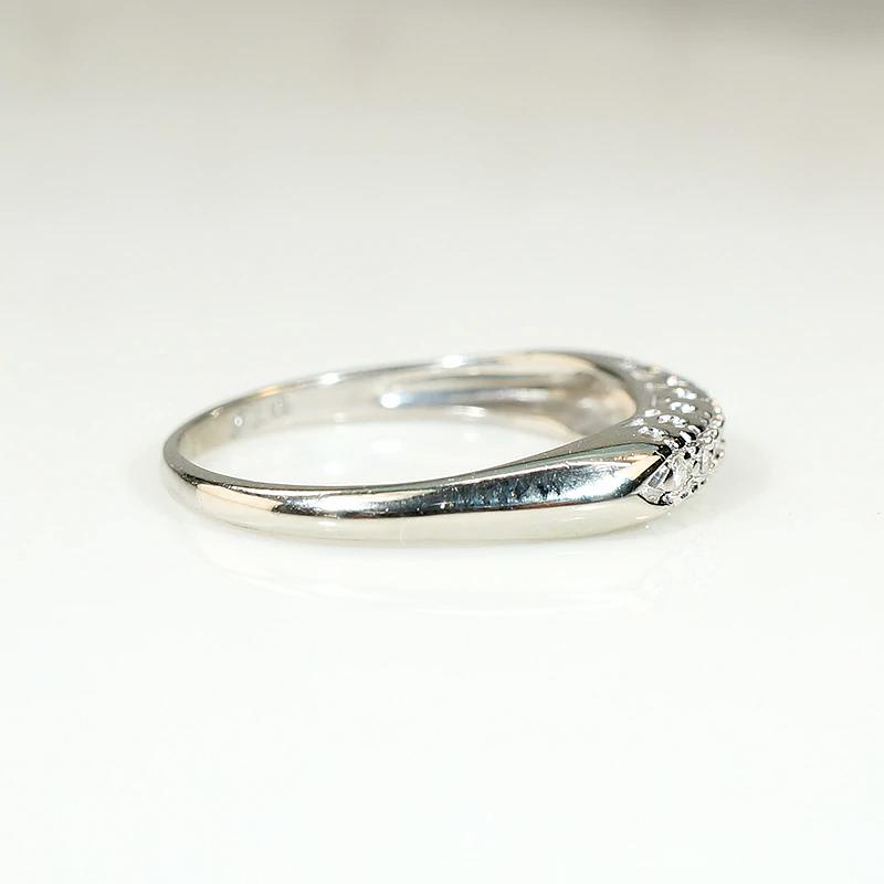 Timeless 1940s Diamond & White Gold Band