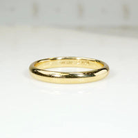 Curvaceous 18k Gold Tiffany Wedding Band