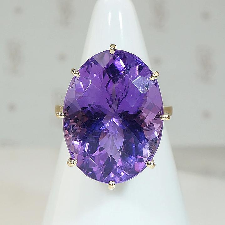 Superb Amethyst in Gold Cocktail Ring