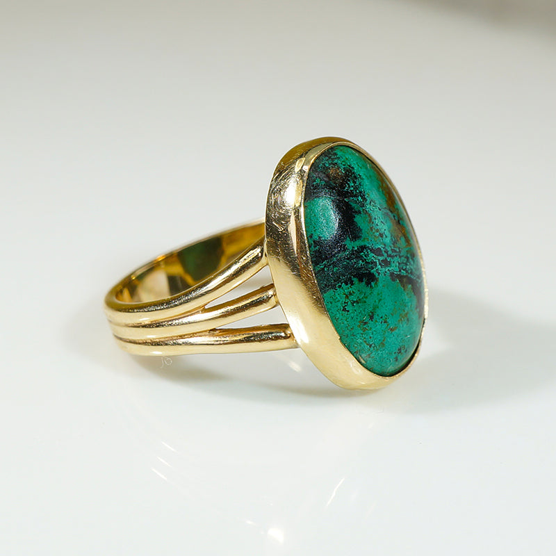 Unusual Maw-Sit-Sit Gold Ring