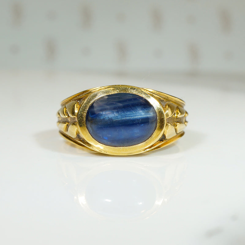 Art Nouveau 18k Cabochon Sapphire Ring
