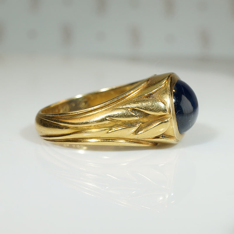 Art Nouveau 18k Cabochon Sapphire Ring